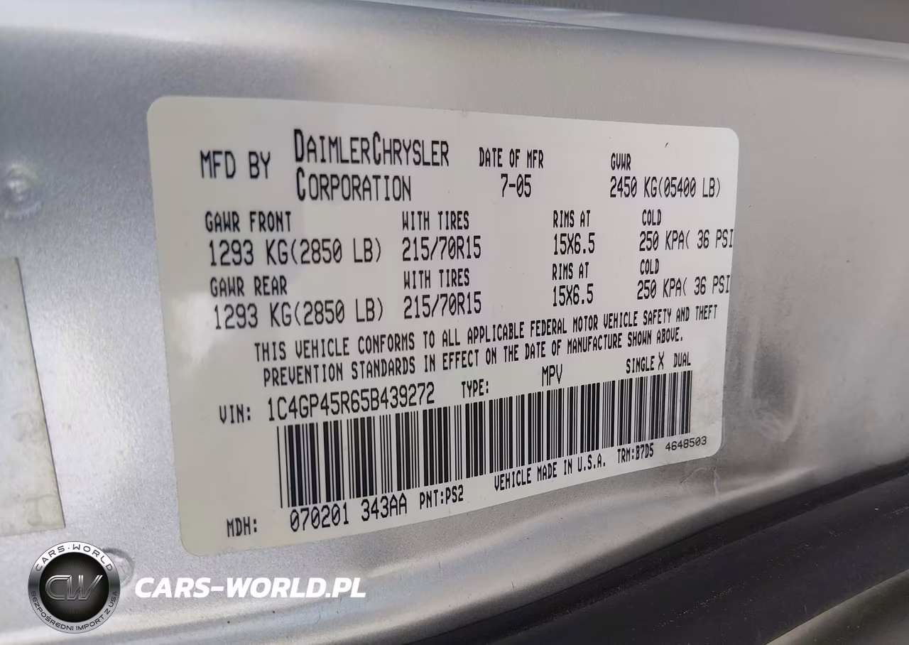2005 Chrysler Town & Country VIN:1C4GP45R65B439272 - 9
