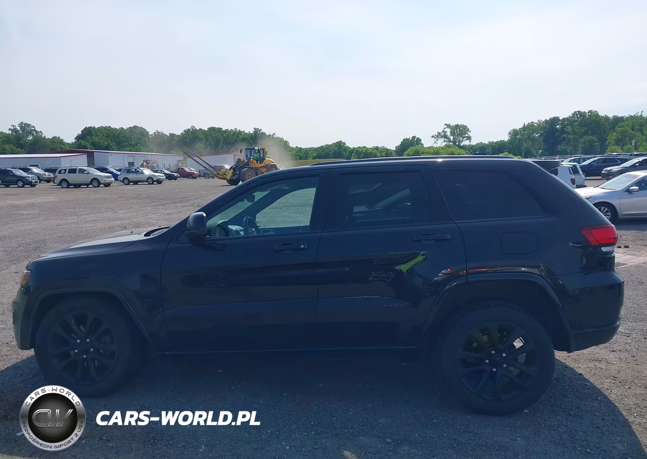 2017 Jeep Grand Cherokee Altitude 4X4 VIN:1C4RJFAG3HC895027 - 15