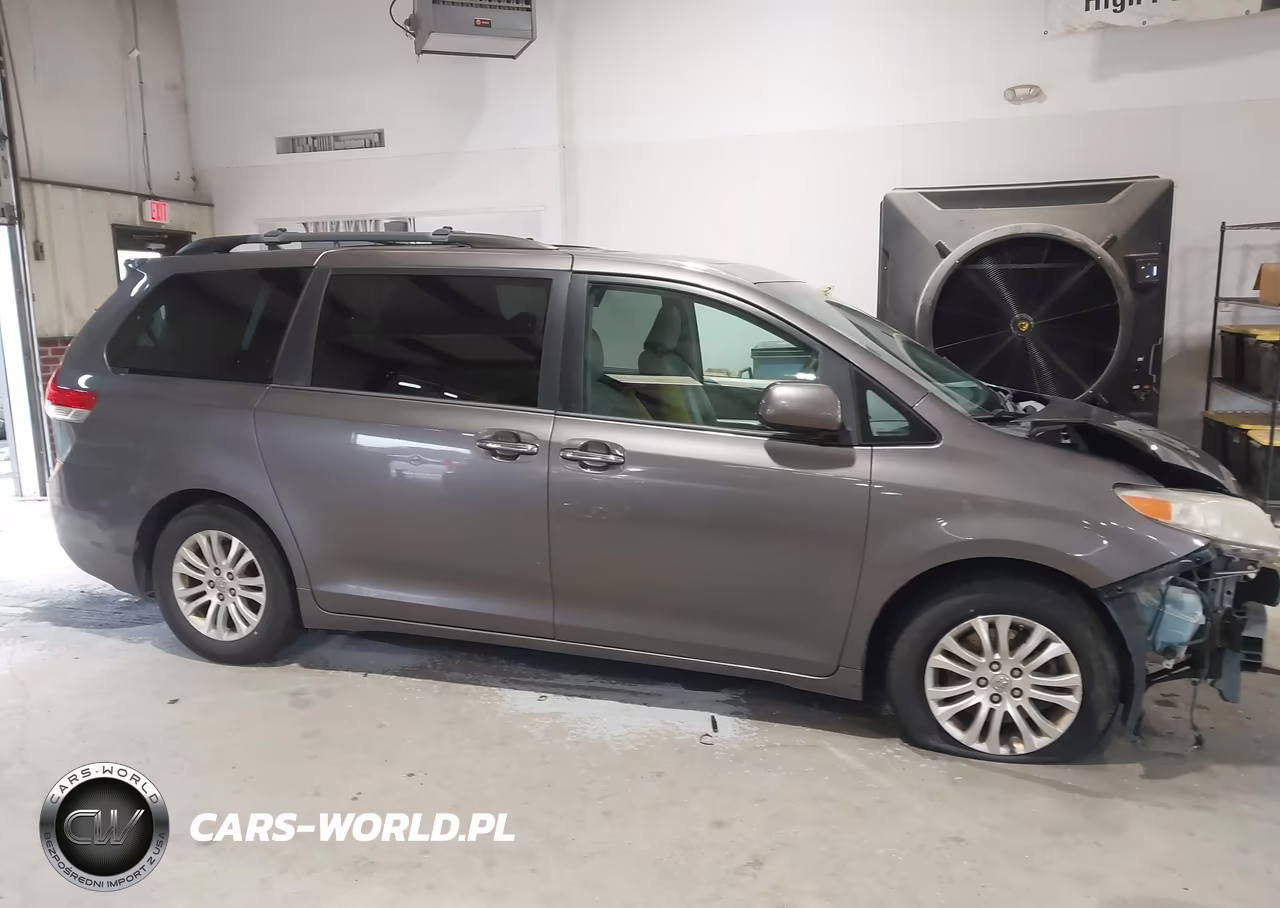 2014 Toyota Sienna Xle V6 8 Passenger VIN:5TDYK3DC5ES419923 - 14
