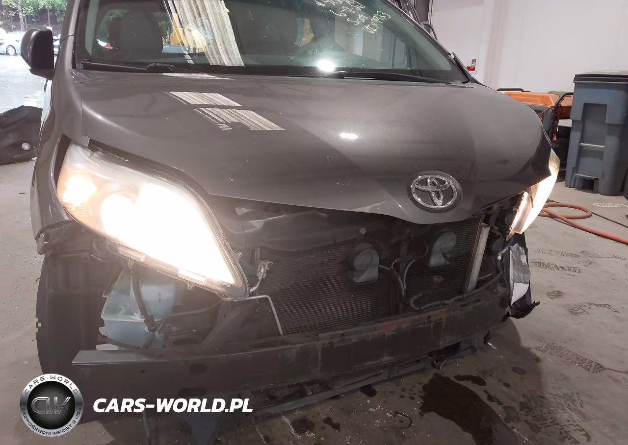 2014 Toyota Sienna Xle V6 8 Passenger VIN:5TDYK3DC5ES419923 - 19
