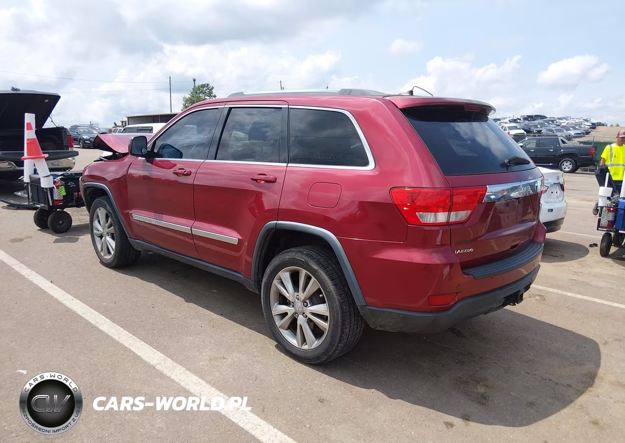 2013 Jeep Grand Cherokee Laredo VIN:1C4RJEAG5DC650797 - 3