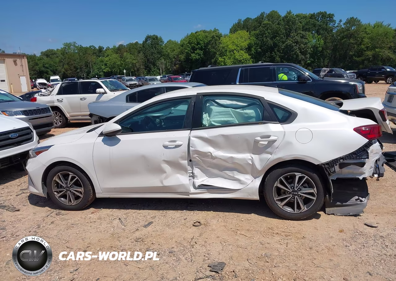2023 Kia Forte Lxs VIN:3KPF24AD3PE527285 - 14