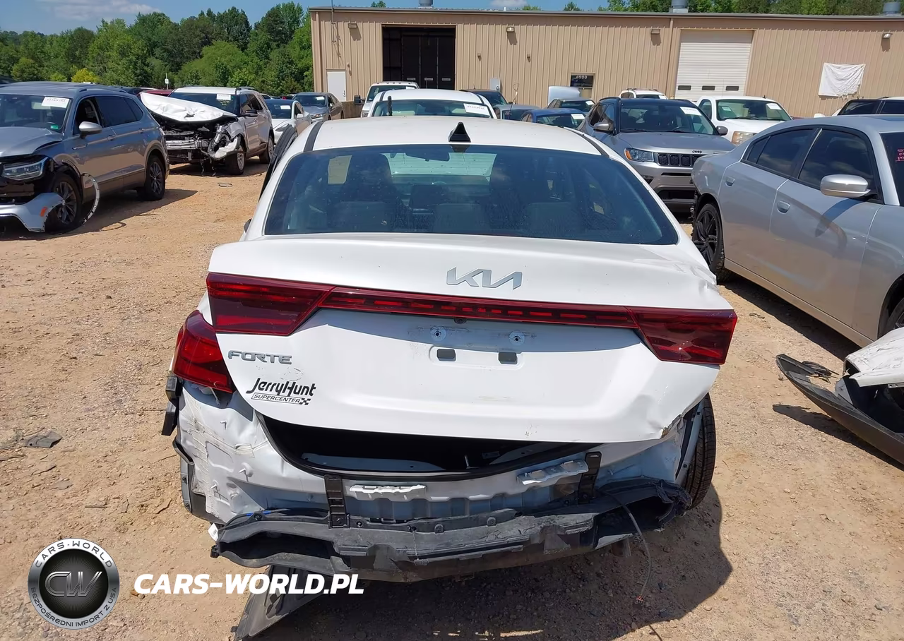 2023 Kia Forte Lxs VIN:3KPF24AD3PE527285 - 16
