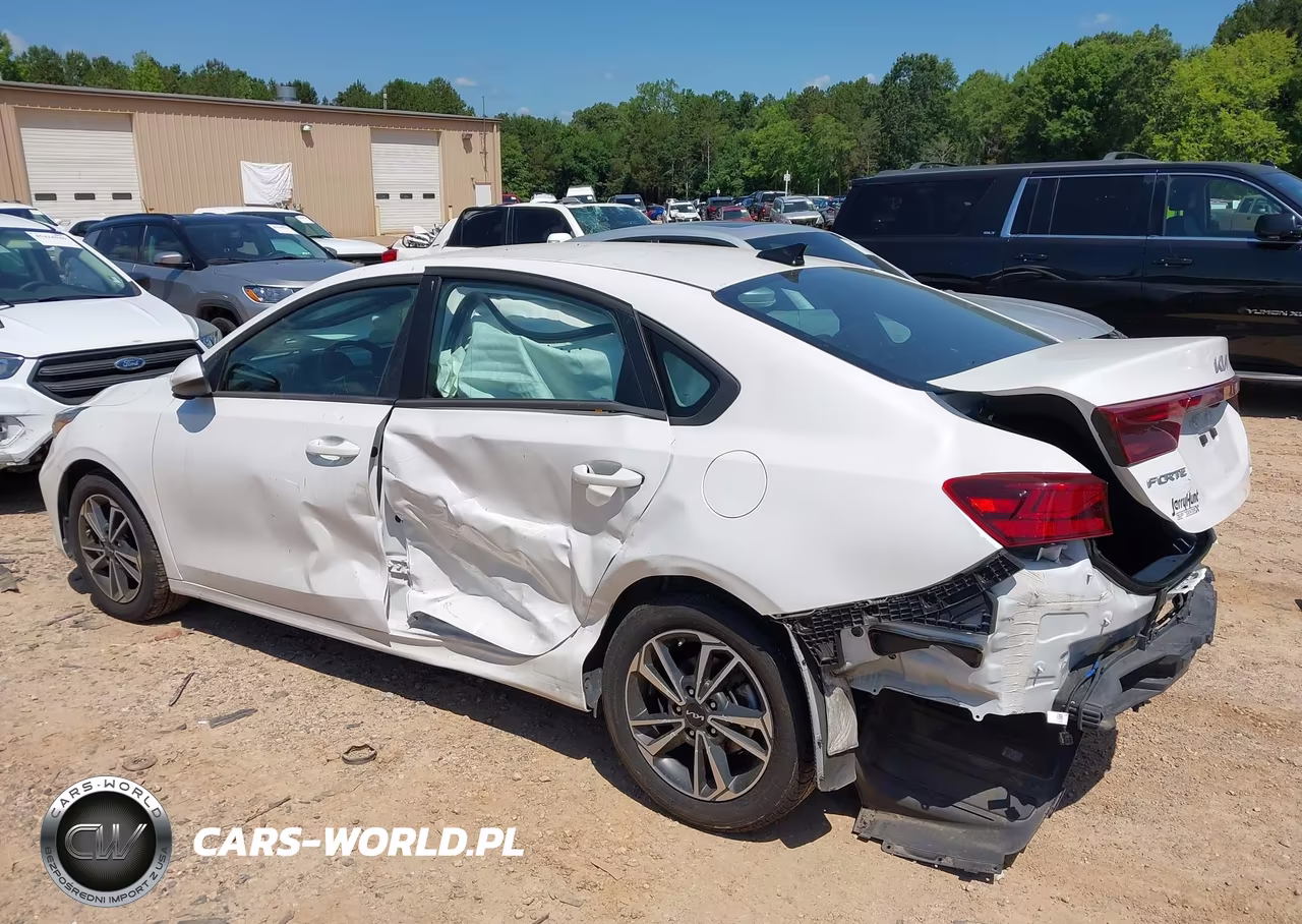 2023 Kia Forte Lxs VIN:3KPF24AD3PE527285 - 3