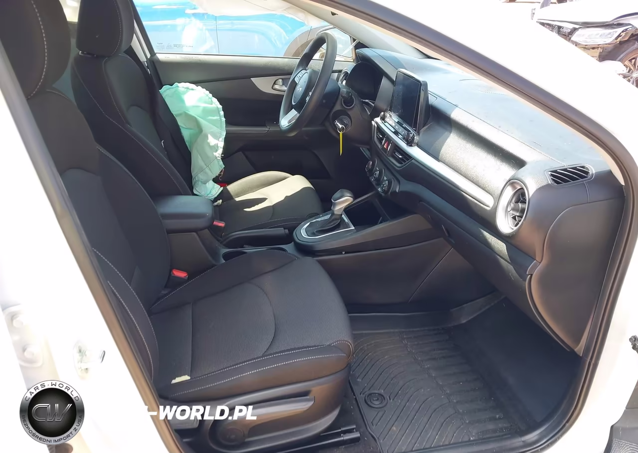 2023 Kia Forte Lxs VIN:3KPF24AD3PE527285 - 5