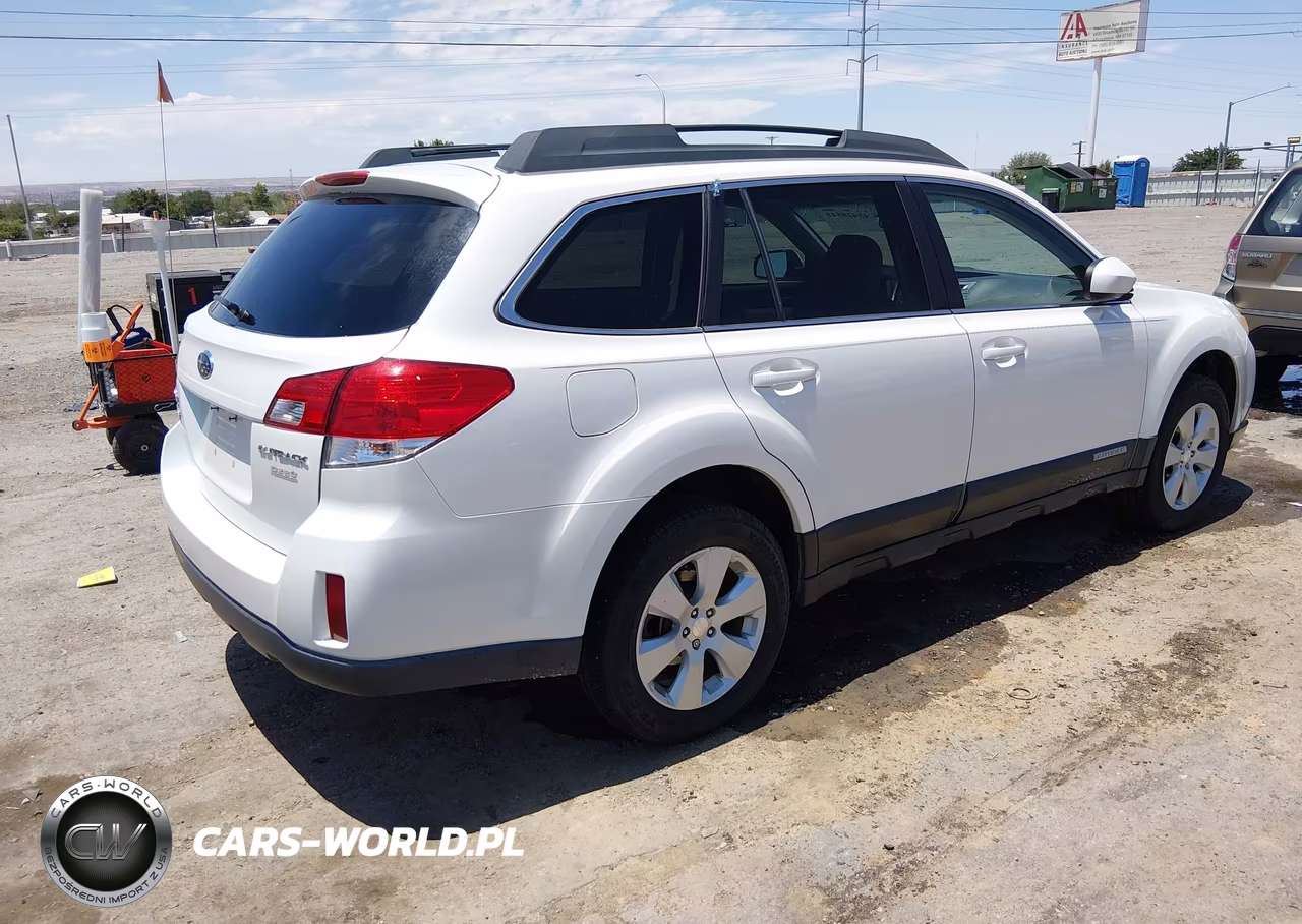 2012 Subaru Outback 2.5I Premium VIN:4S4BRBCC1C3227602 - 4