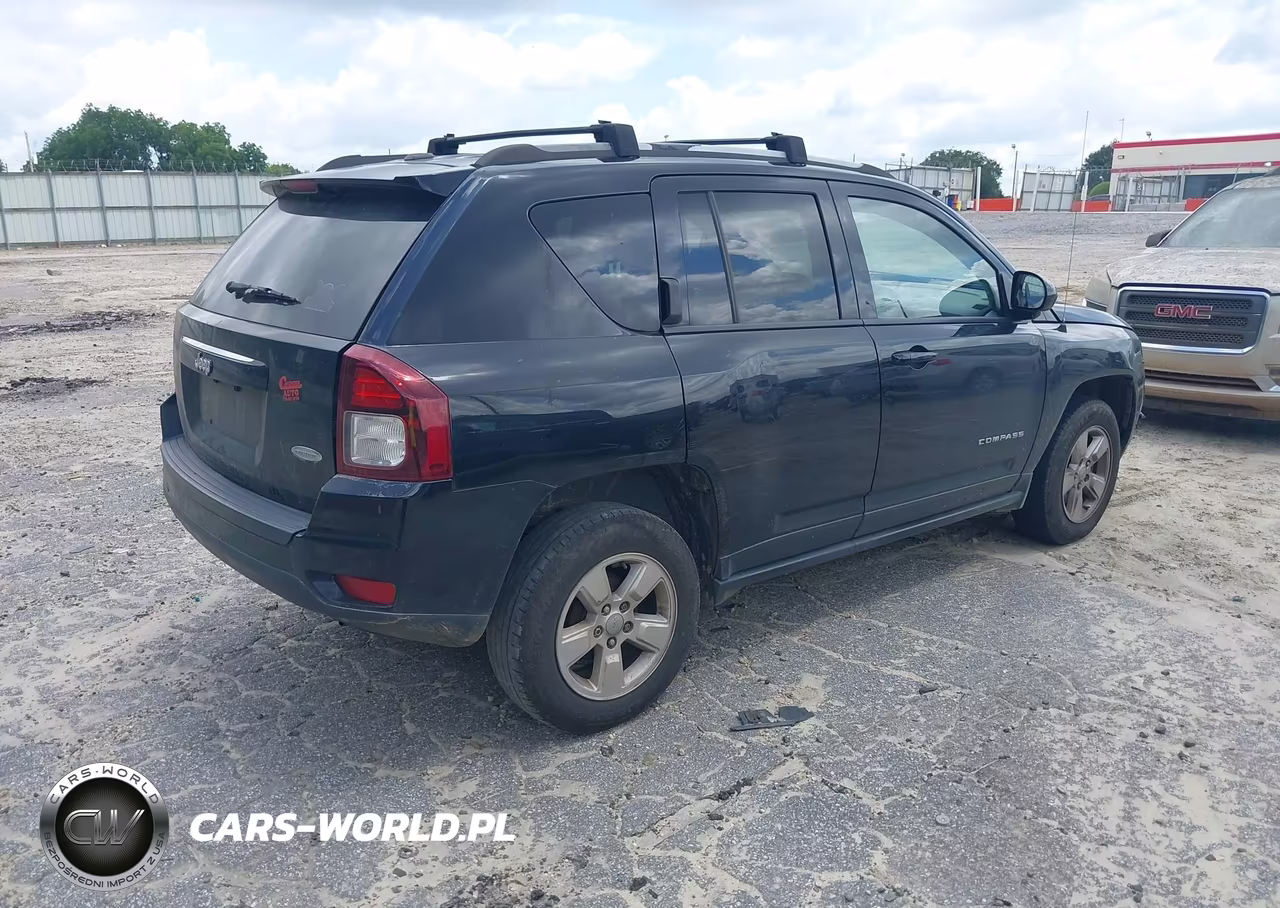 2016 Jeep Compass Latitude VIN:1C4NJCEA2GD773691 - 4