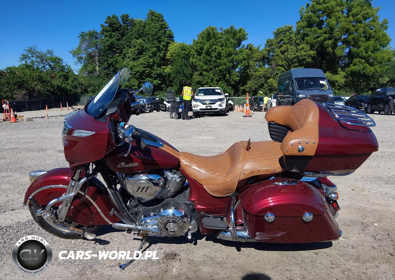 2018 Indian Motorcycle Co. Roadmaster VIN:56KTRAAA9J3362984 - 13