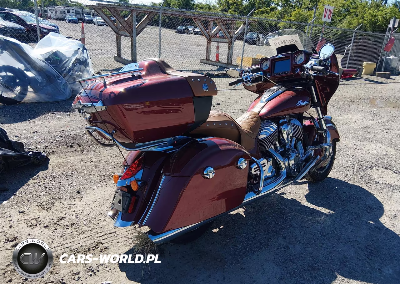 2018 Indian Motorcycle Co. Roadmaster VIN:56KTRAAA9J3362984 - 4