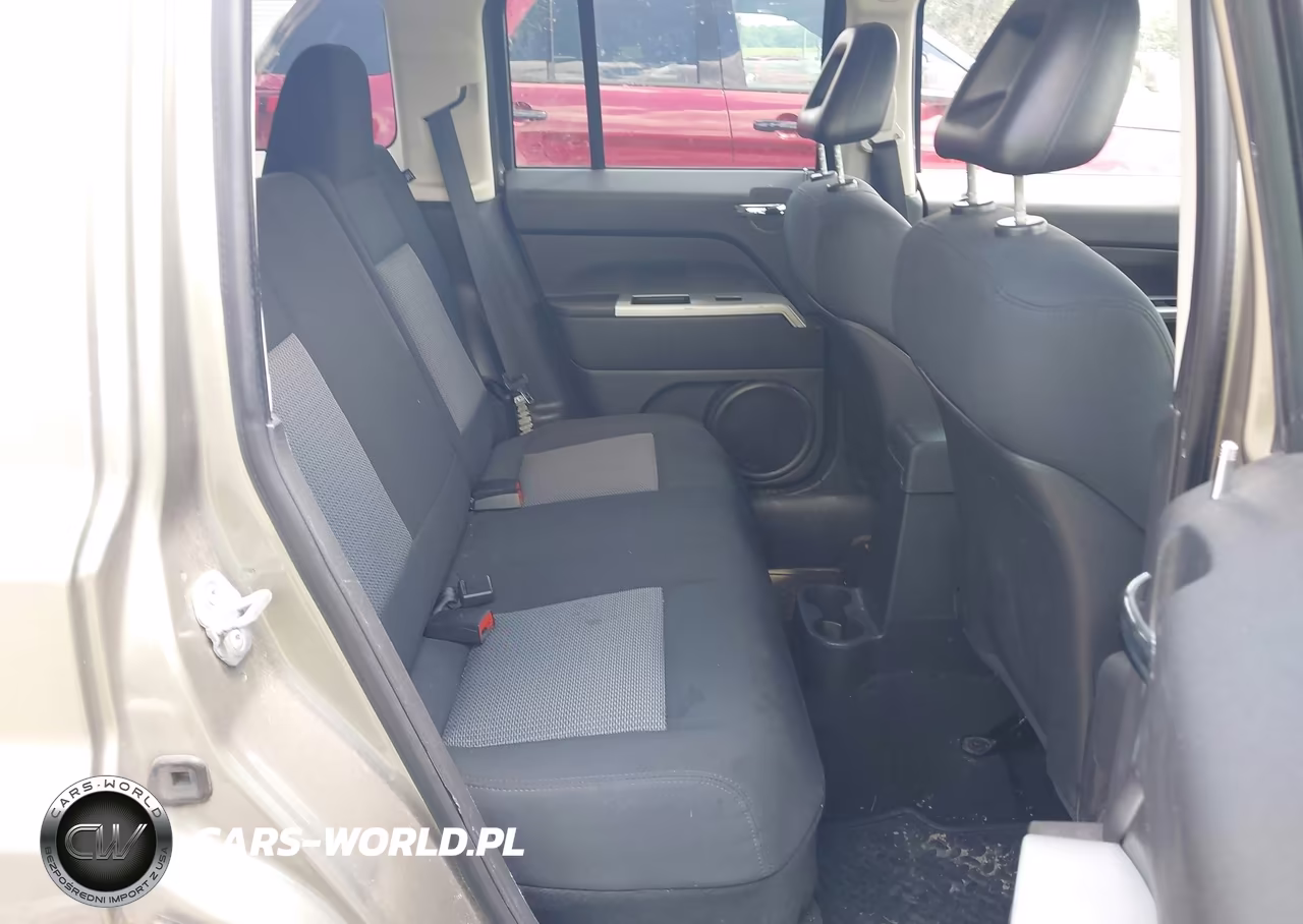 2008 Jeep Patriot Sport VIN:1J8FT28W88D522927 - 8