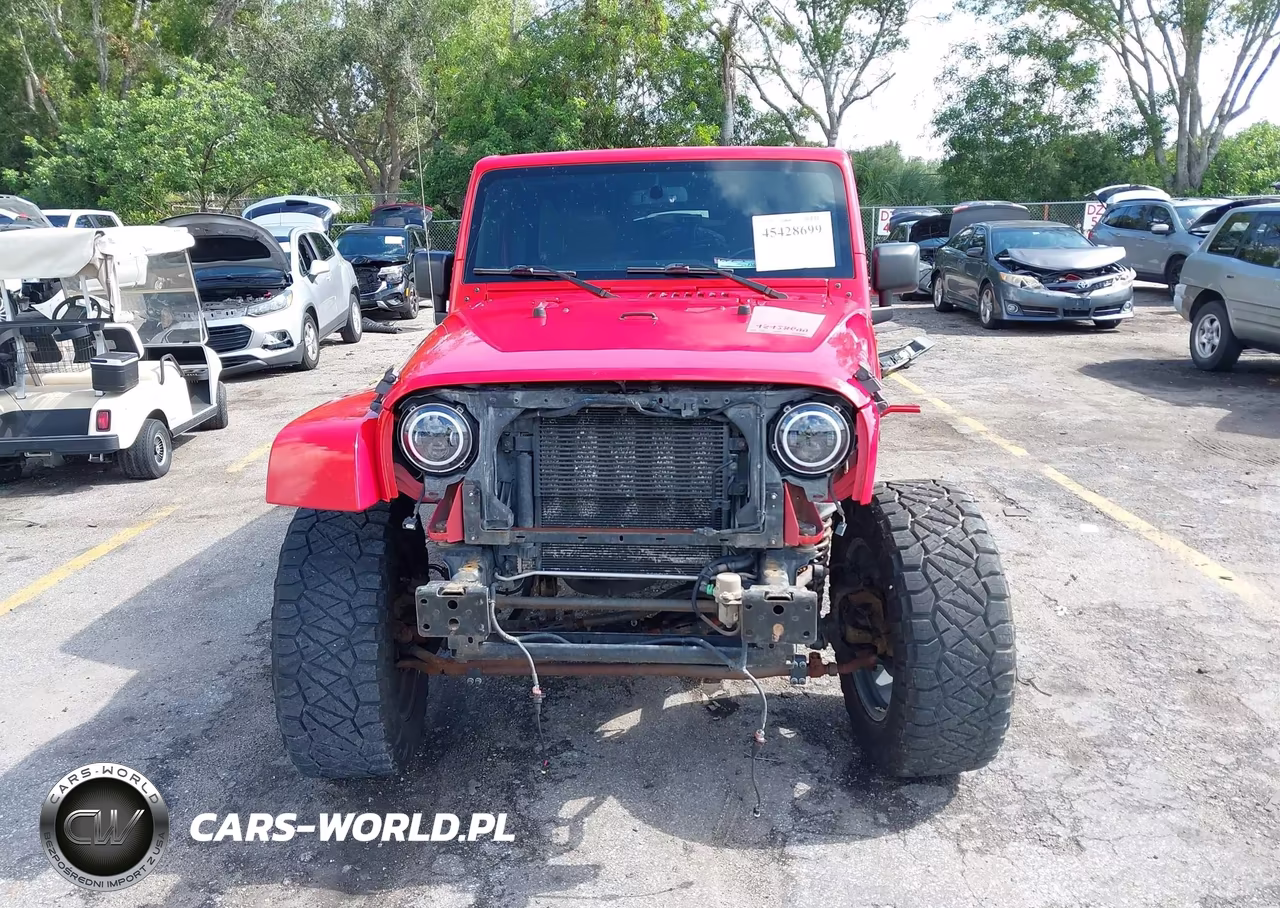 2015 Jeep Wrangler Unlimited Sahara VIN:1C4HJWEG5FL537799 - 13