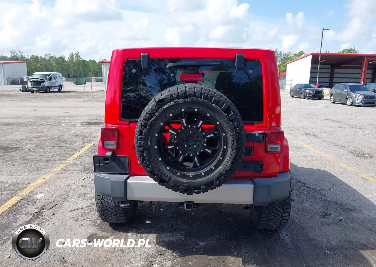 2015 Jeep Wrangler Unlimited Sahara VIN:1C4HJWEG5FL537799 - 17