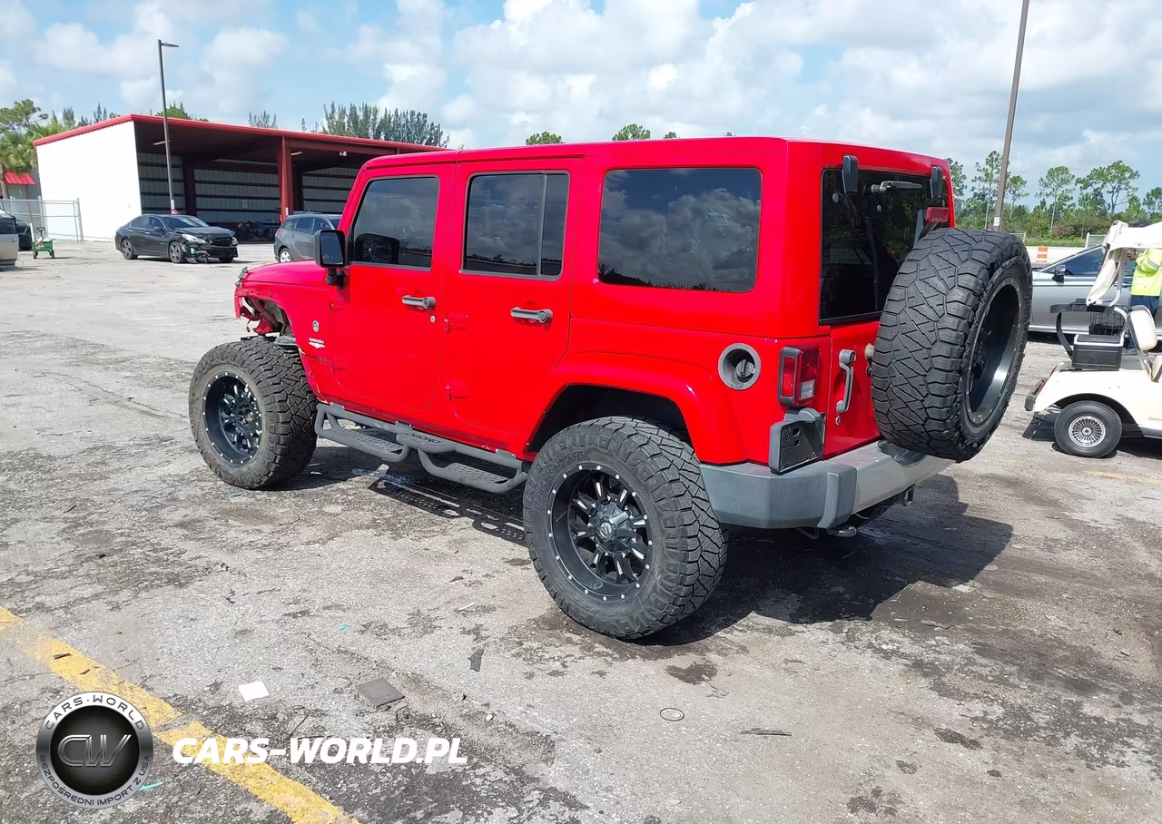 2015 Jeep Wrangler Unlimited Sahara VIN:1C4HJWEG5FL537799 - 3