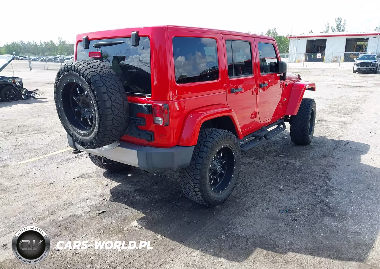 2015 Jeep Wrangler Unlimited Sahara VIN:1C4HJWEG5FL537799 - 4