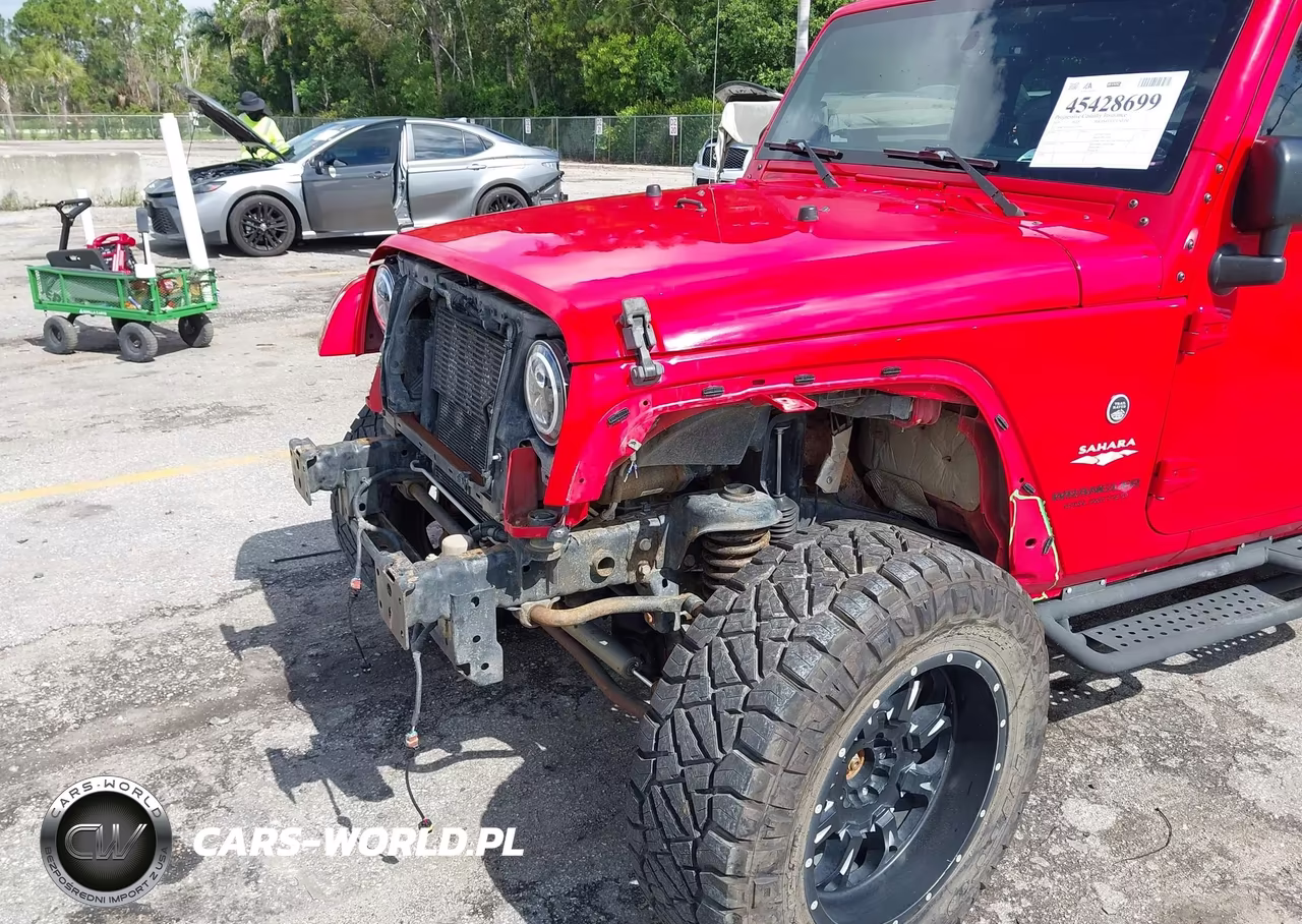 2015 Jeep Wrangler Unlimited Sahara VIN:1C4HJWEG5FL537799 - 6