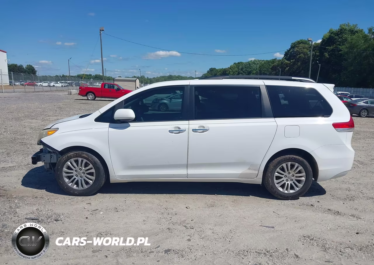 2014 Toyota Sienna Xle V6 8 Passenger VIN:5TDYK3DC4ES415488 - 14