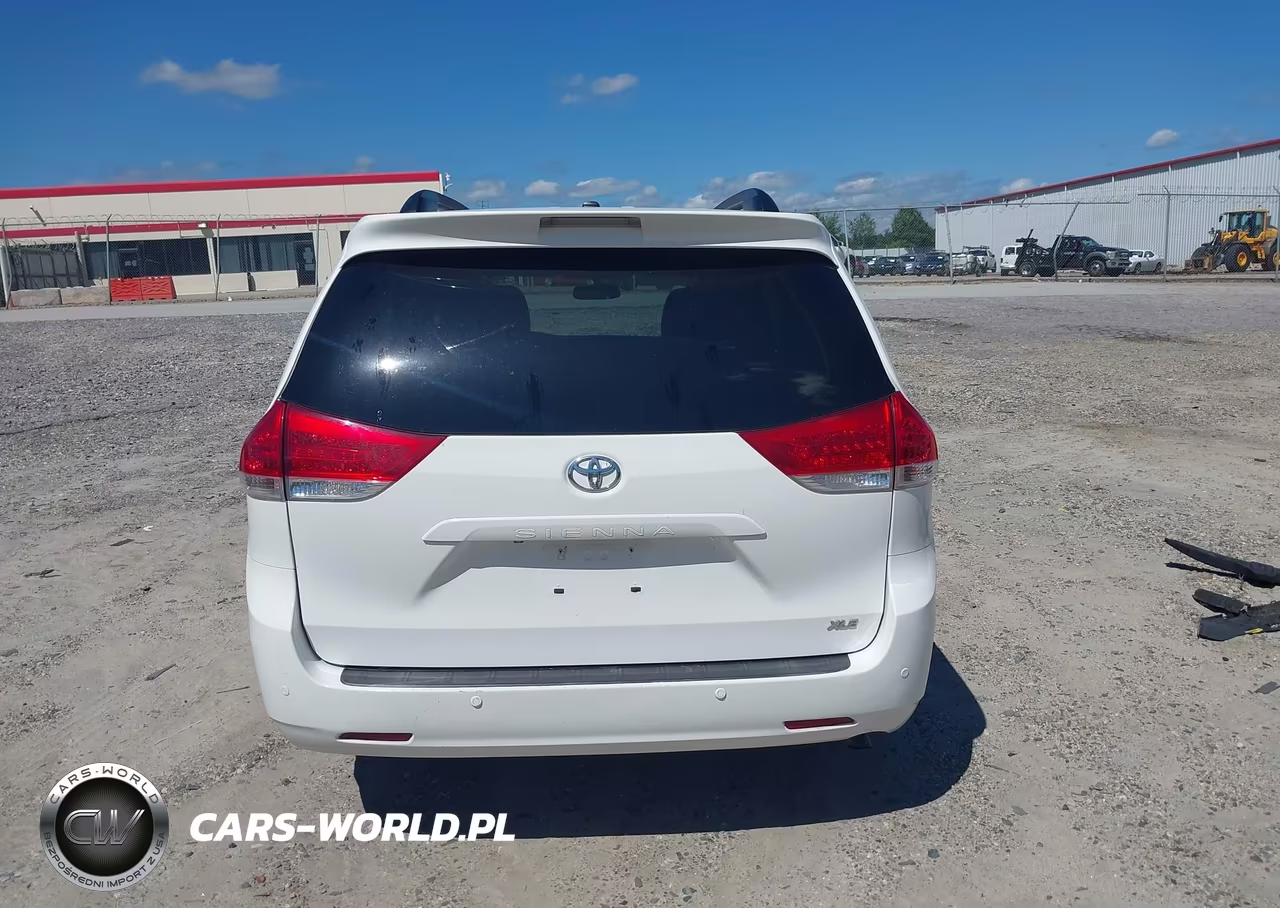 2014 Toyota Sienna Xle V6 8 Passenger VIN:5TDYK3DC4ES415488 - 16
