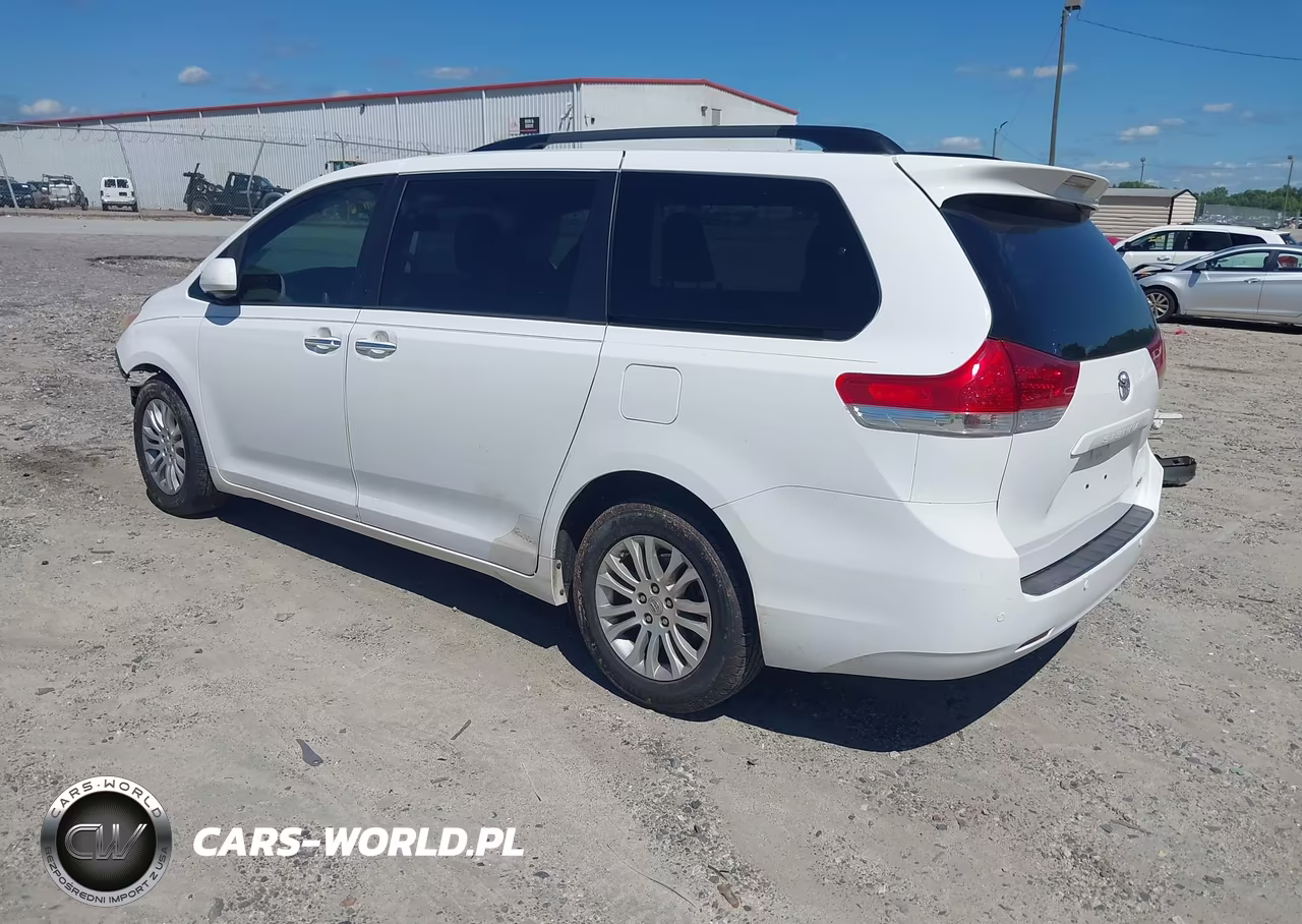 2014 Toyota Sienna Xle V6 8 Passenger VIN:5TDYK3DC4ES415488 - 3