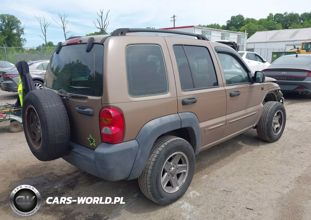 2003 Jeep Liberty Sport VIN:1J4GK48K43W605706 - 4