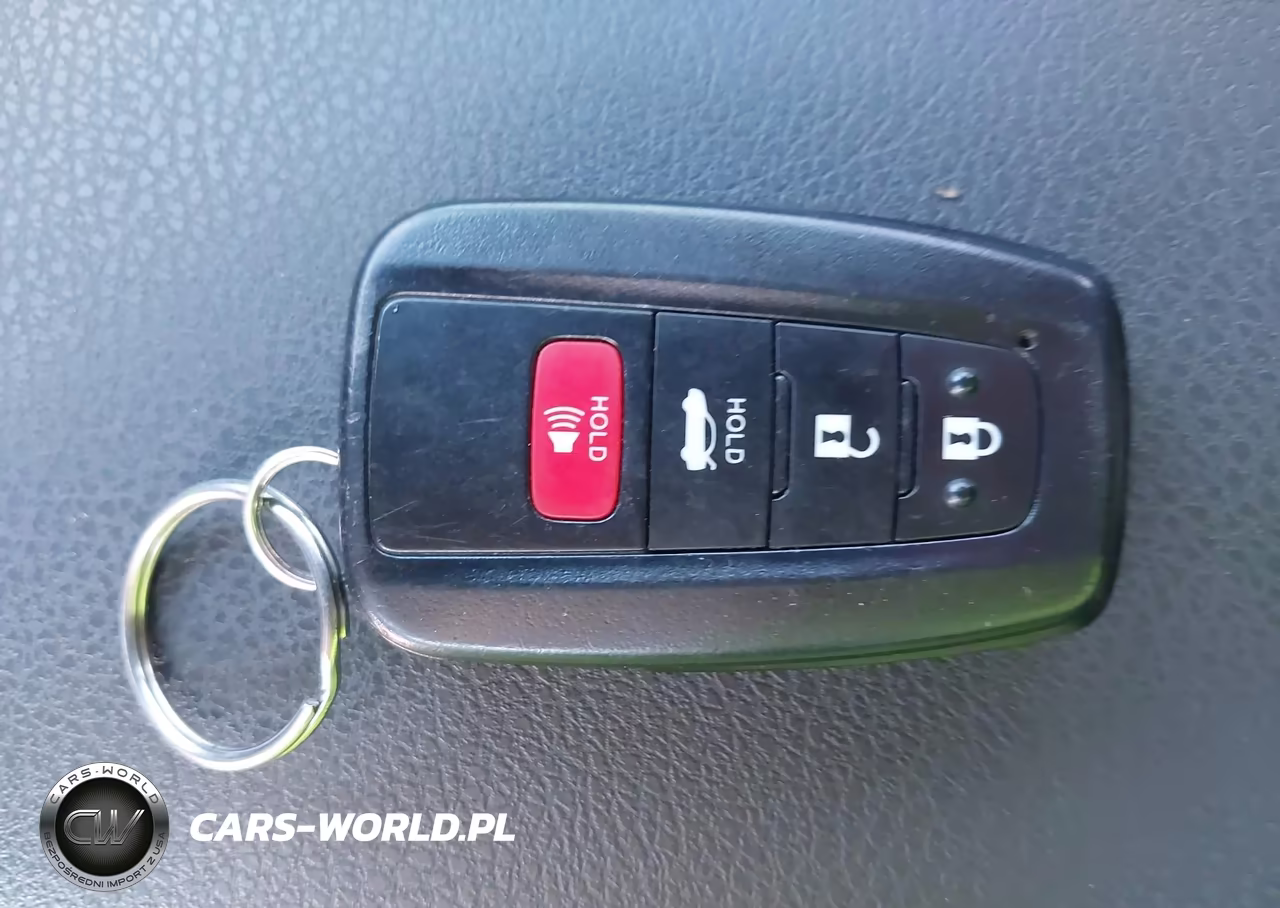 2022 Toyota Camry Nightshade Edition Hybrid VIN:4T1G31AK7NU042110 - 11