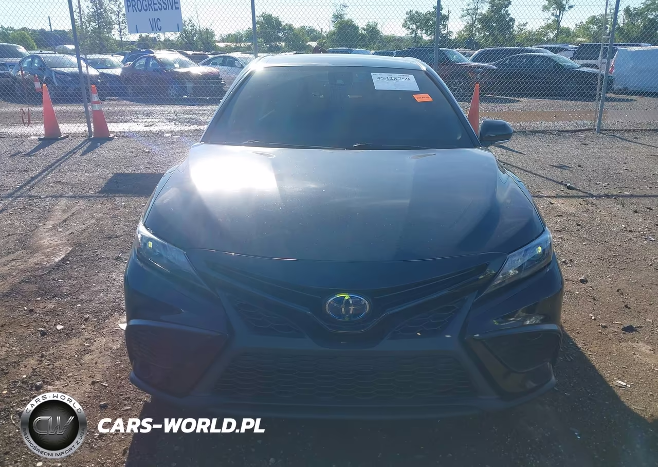 2022 Toyota Camry Nightshade Edition Hybrid VIN:4T1G31AK7NU042110 - 13