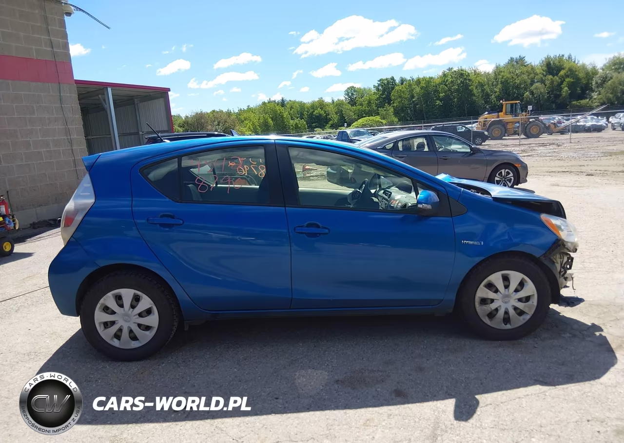 2014 Toyota Prius C Two VIN:JTDKDTB36E1067399 - 14