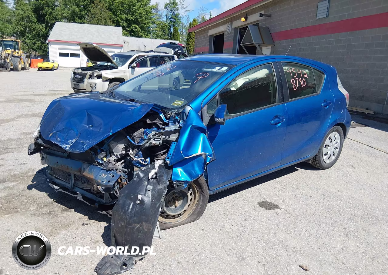 2014 Toyota Prius C Two VIN:JTDKDTB36E1067399 - 2