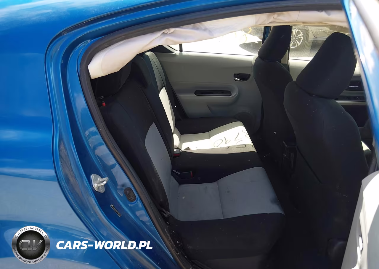 2014 Toyota Prius C Two VIN:JTDKDTB36E1067399 - 8