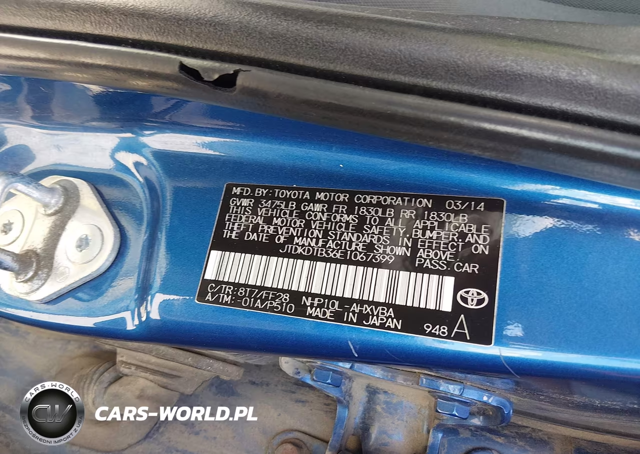 2014 Toyota Prius C Two VIN:JTDKDTB36E1067399 - 9