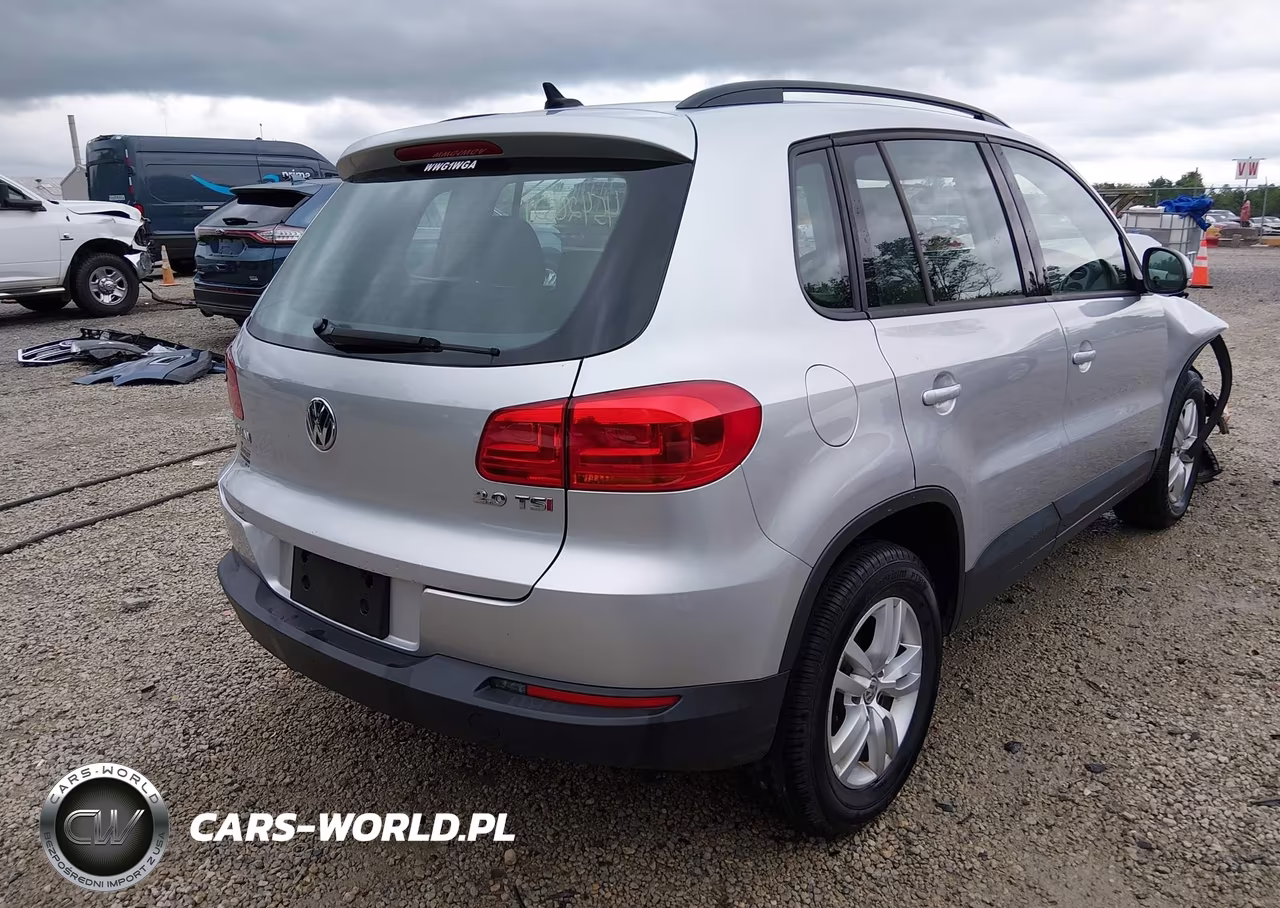 2015 Volkswagen Tiguan S VIN:WVGAV7AX0FW597548 - 4
