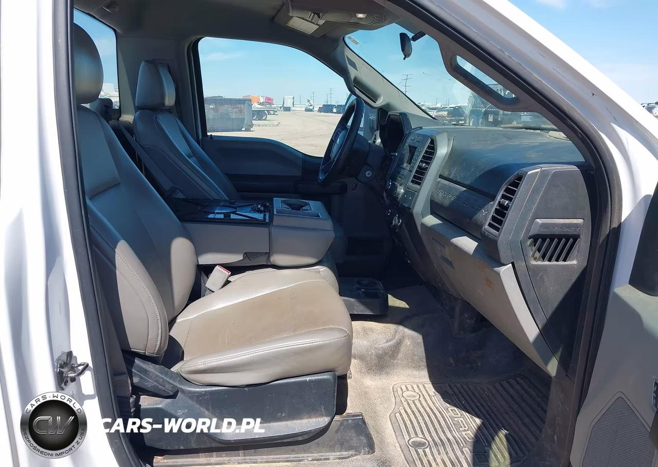 2017 Ford F-350 Chassis Xl VIN:1FDRF3G64HEE28990 - 5
