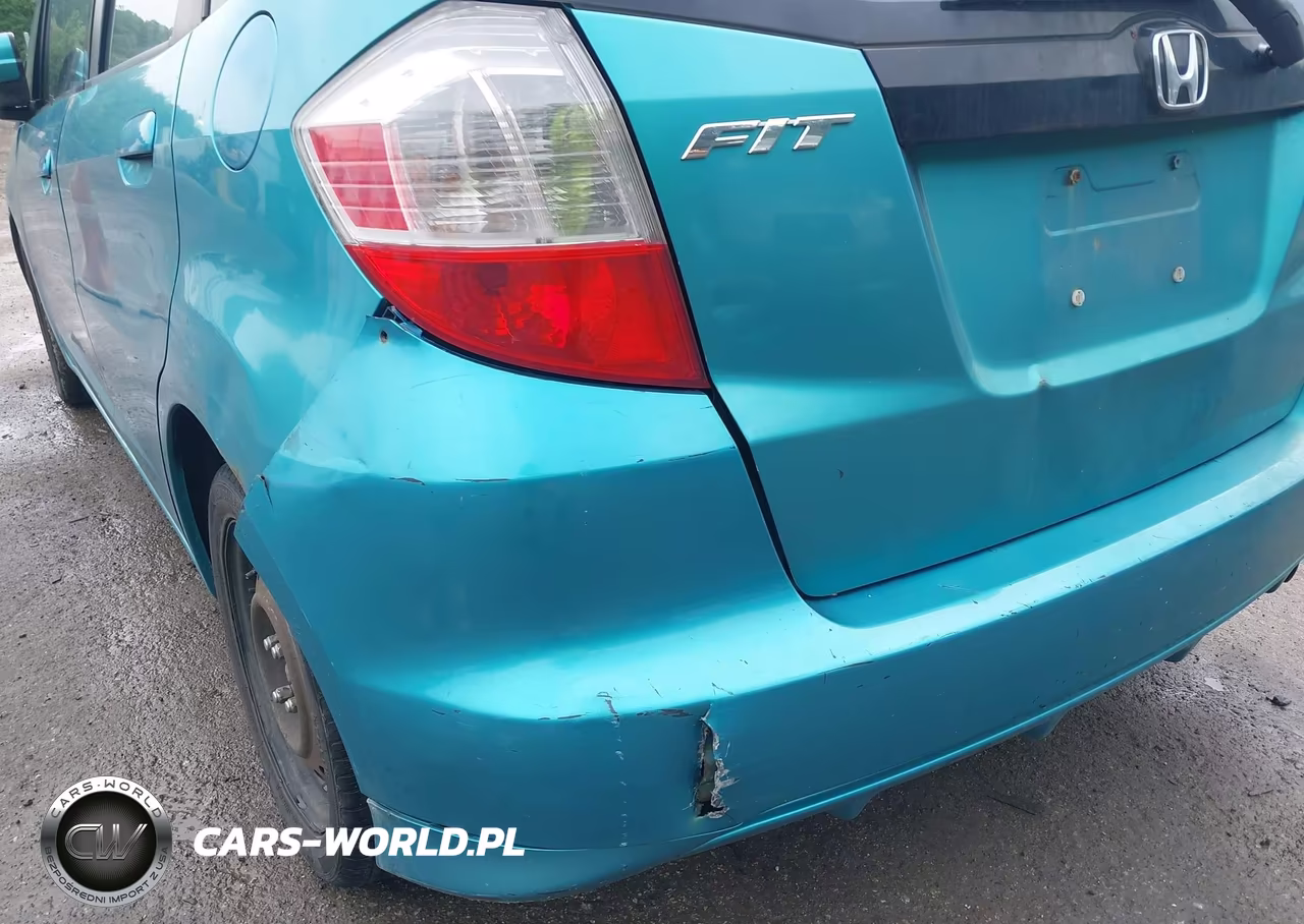 2013 Honda Fit VIN:JHMGE8H31DC061793 - 16