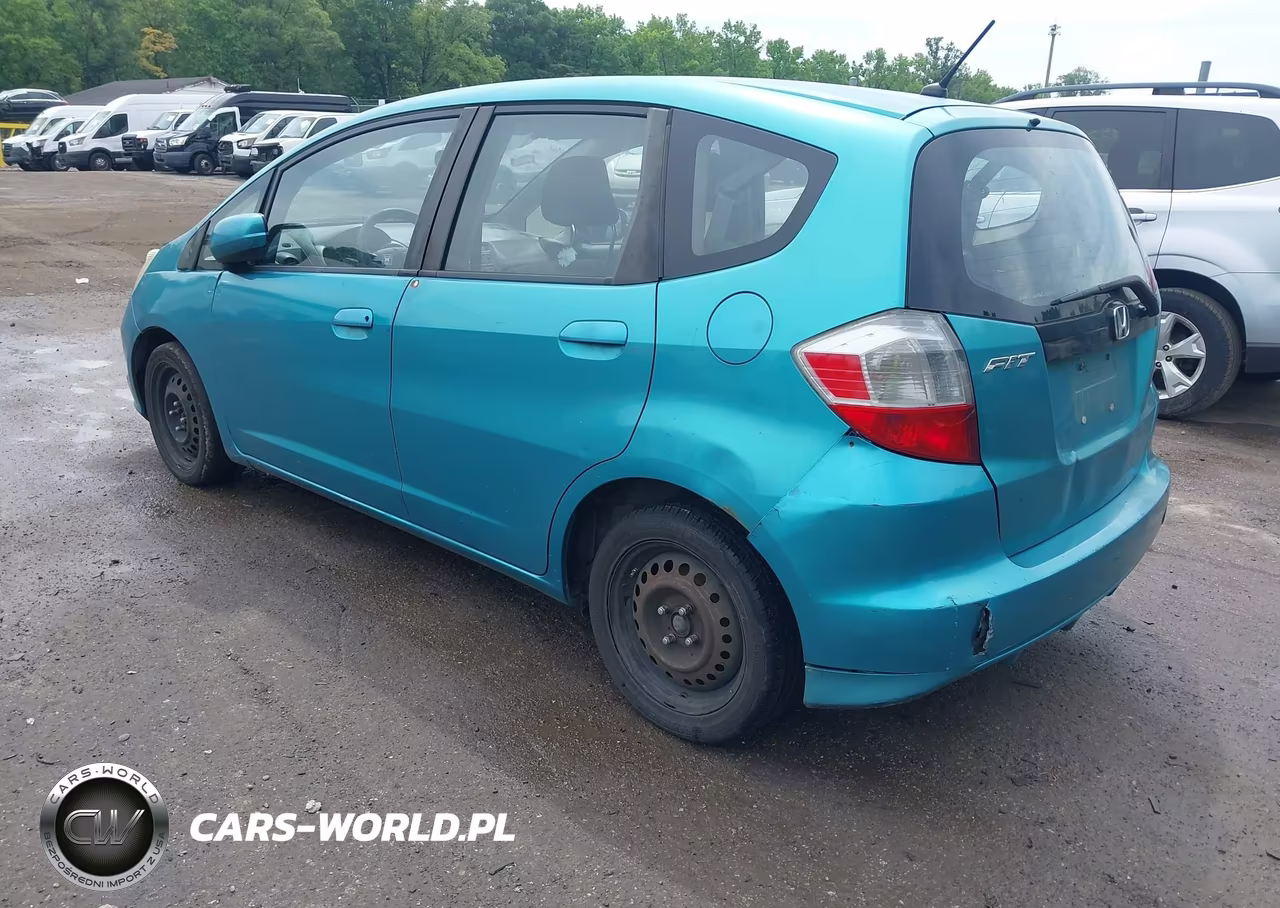 2013 Honda Fit VIN:JHMGE8H31DC061793 - 3