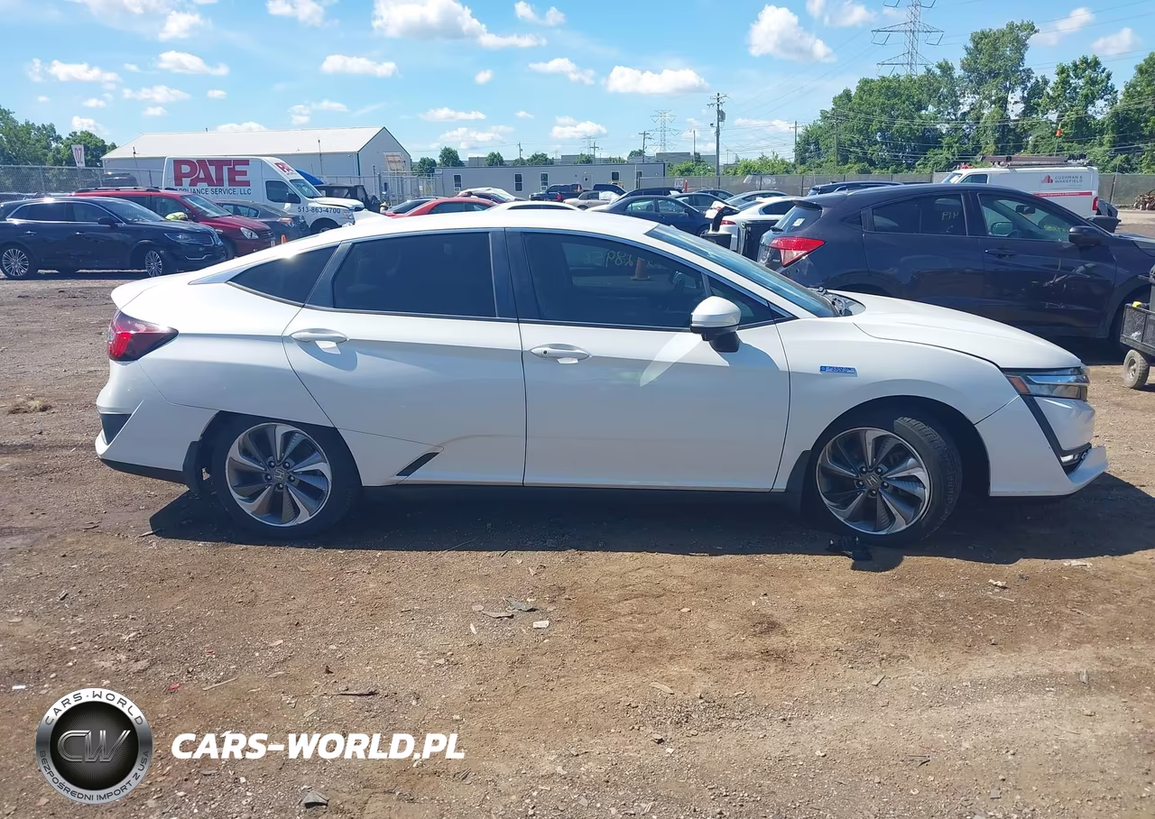 2018 Honda Clarity Plug-In Hybrid Touring VIN:JHMZC5F34JC010655 - 14