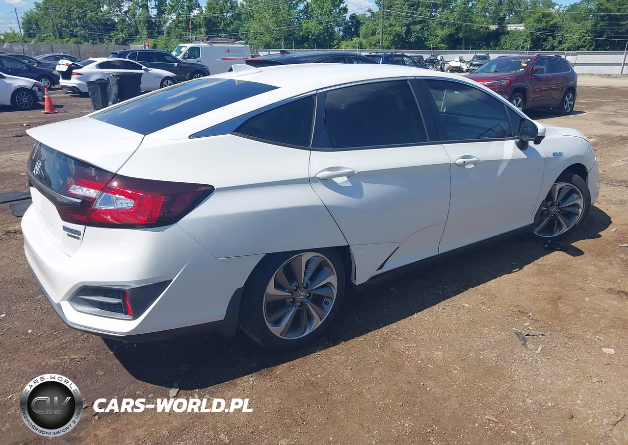 2018 Honda Clarity Plug-In Hybrid Touring VIN:JHMZC5F34JC010655 - 4