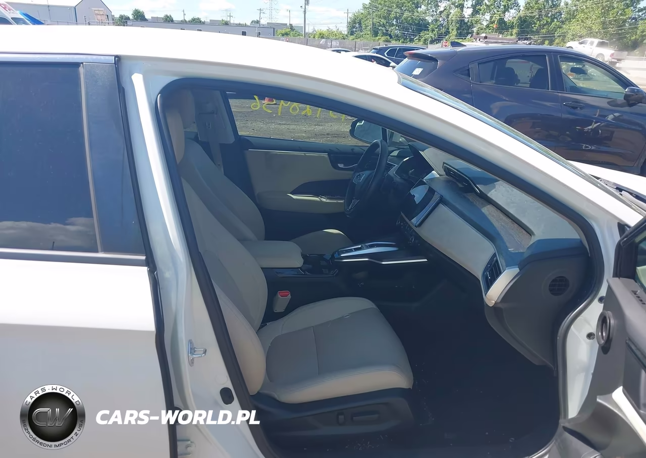 2018 Honda Clarity Plug-In Hybrid Touring VIN:JHMZC5F34JC010655 - 5