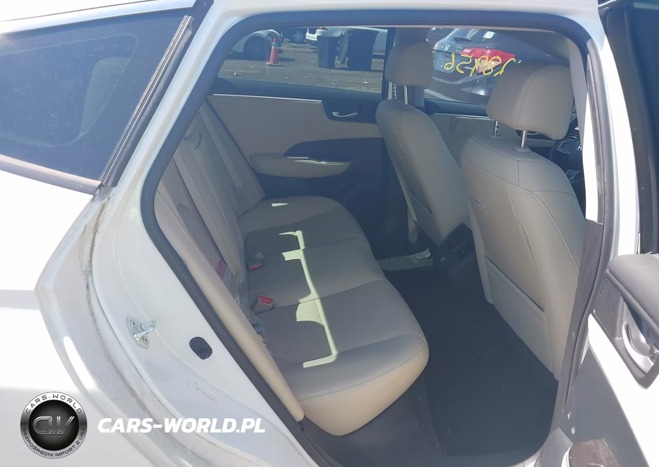 2018 Honda Clarity Plug-In Hybrid Touring VIN:JHMZC5F34JC010655 - 8