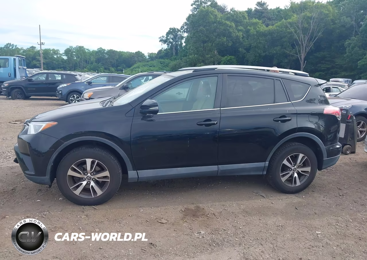 2018 Toyota Rav4 Xle VIN:2T3RFREVXJW817231 - 14
