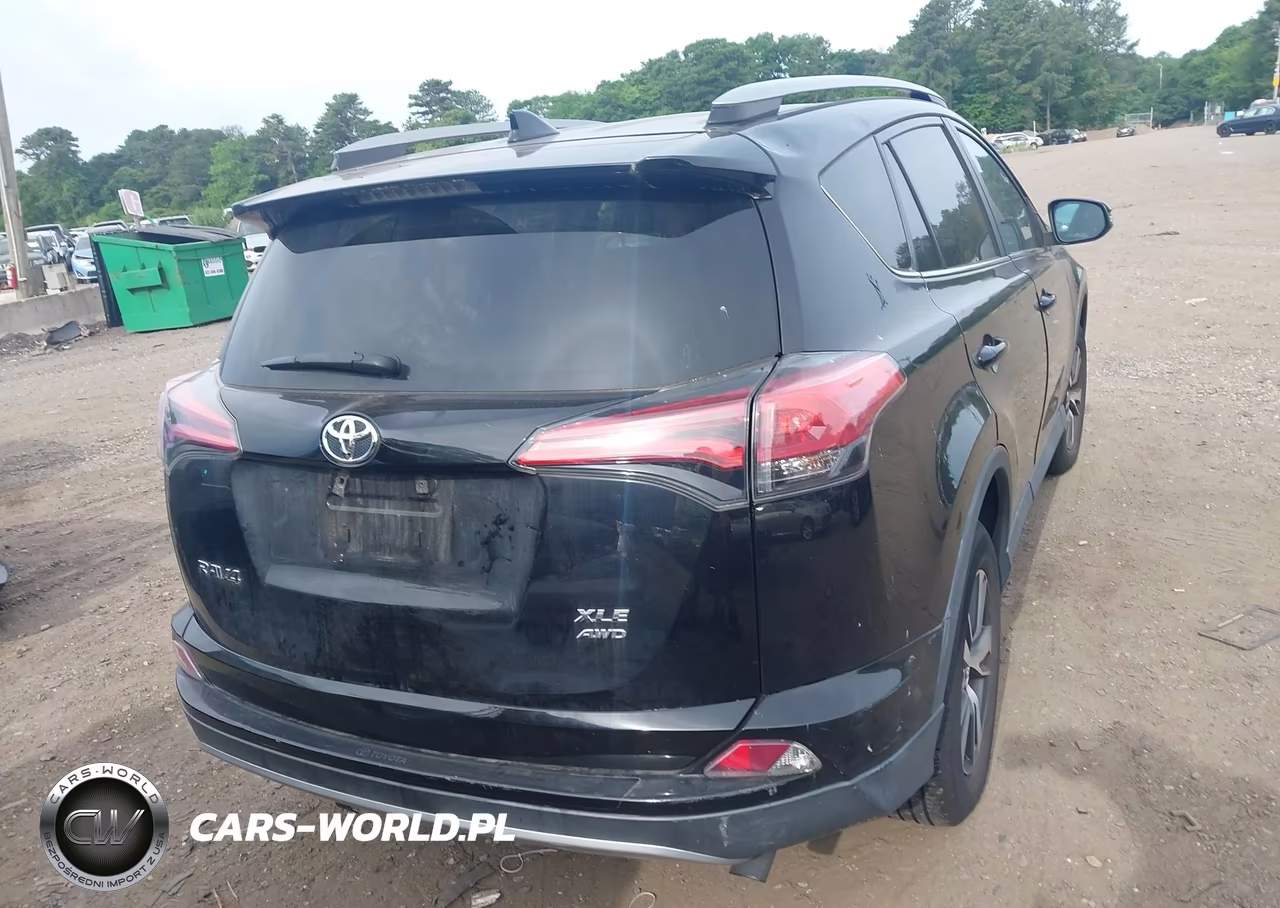 2018 Toyota Rav4 Xle VIN:2T3RFREVXJW817231 - 16