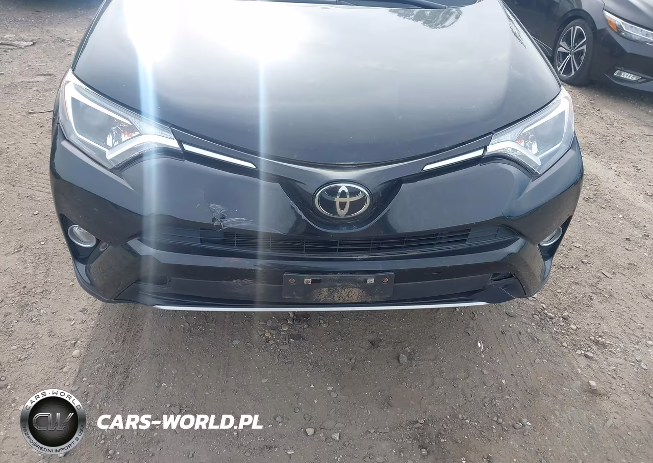 2018 Toyota Rav4 Xle VIN:2T3RFREVXJW817231 - 6