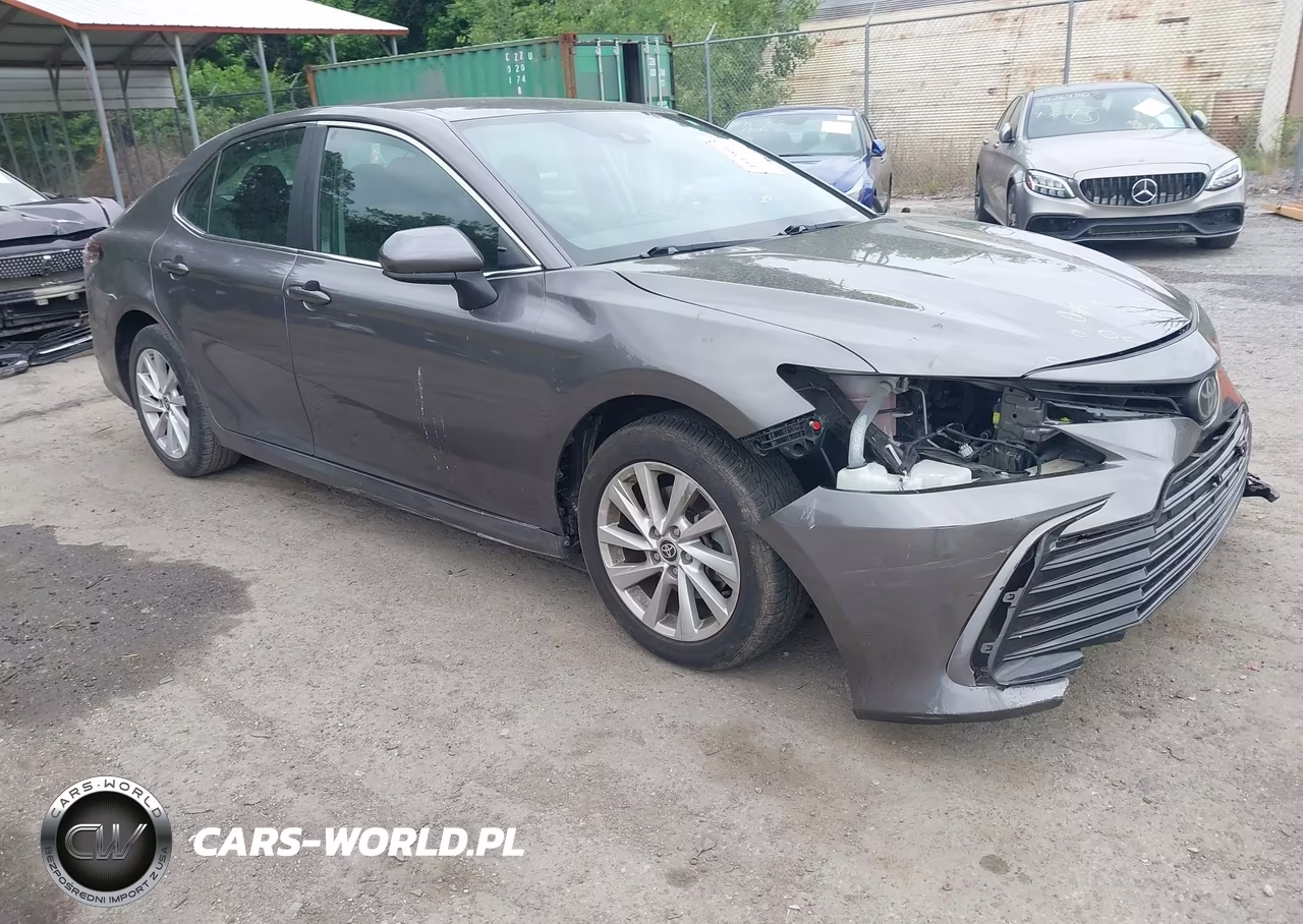 2021 Toyota Camry Le – zdjęcie 1 z 16