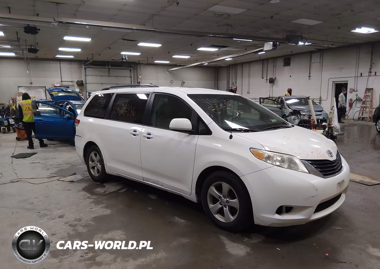2014 Toyota Sienna Le V6 8 Passenger – zdjęcie 1 z 16