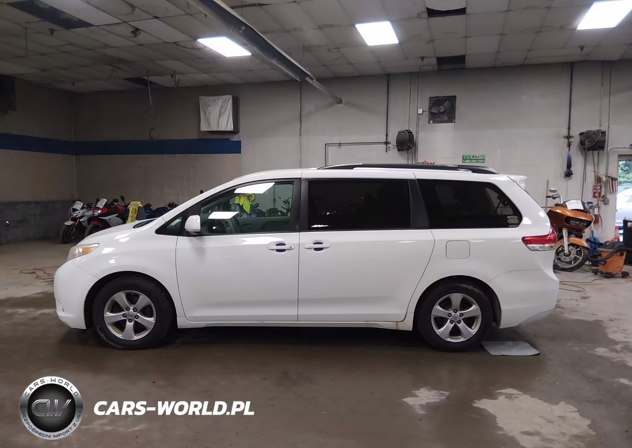 2014 Toyota Sienna Le V6 8 Passenger VIN:5TDKK3DC5ES426828 - 14