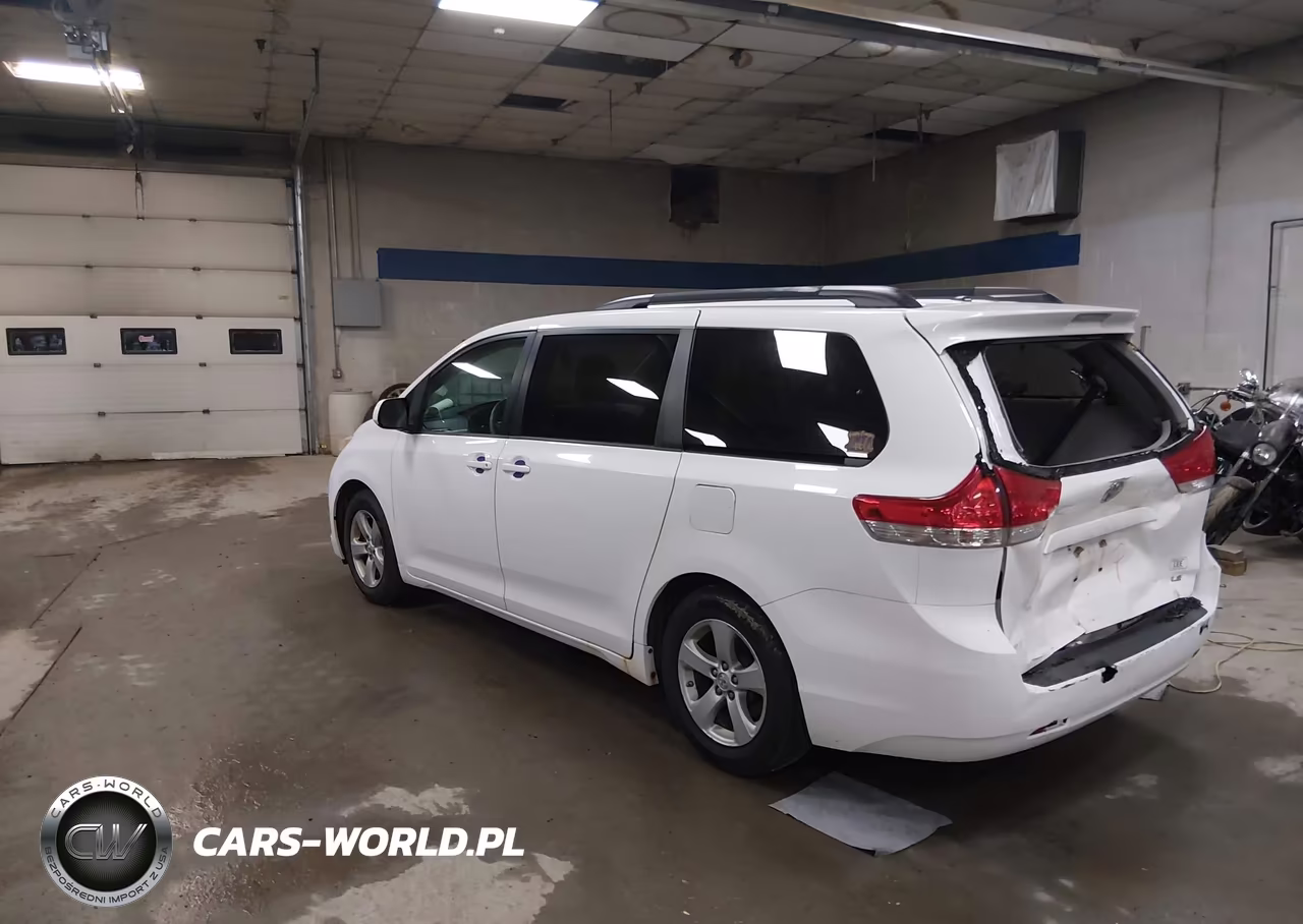 2014 Toyota Sienna Le V6 8 Passenger VIN:5TDKK3DC5ES426828 - 3