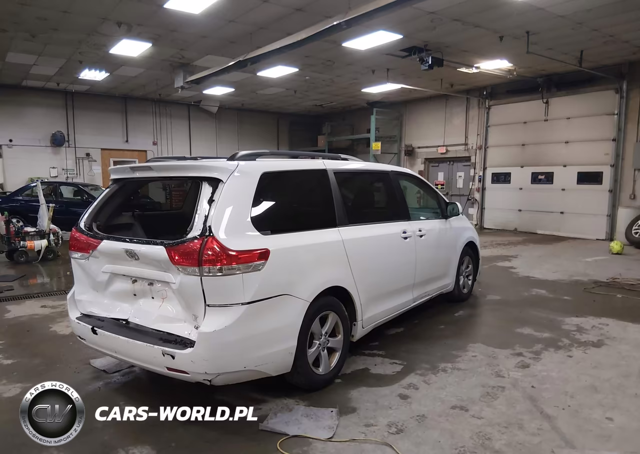 2014 Toyota Sienna Le V6 8 Passenger VIN:5TDKK3DC5ES426828 - 4
