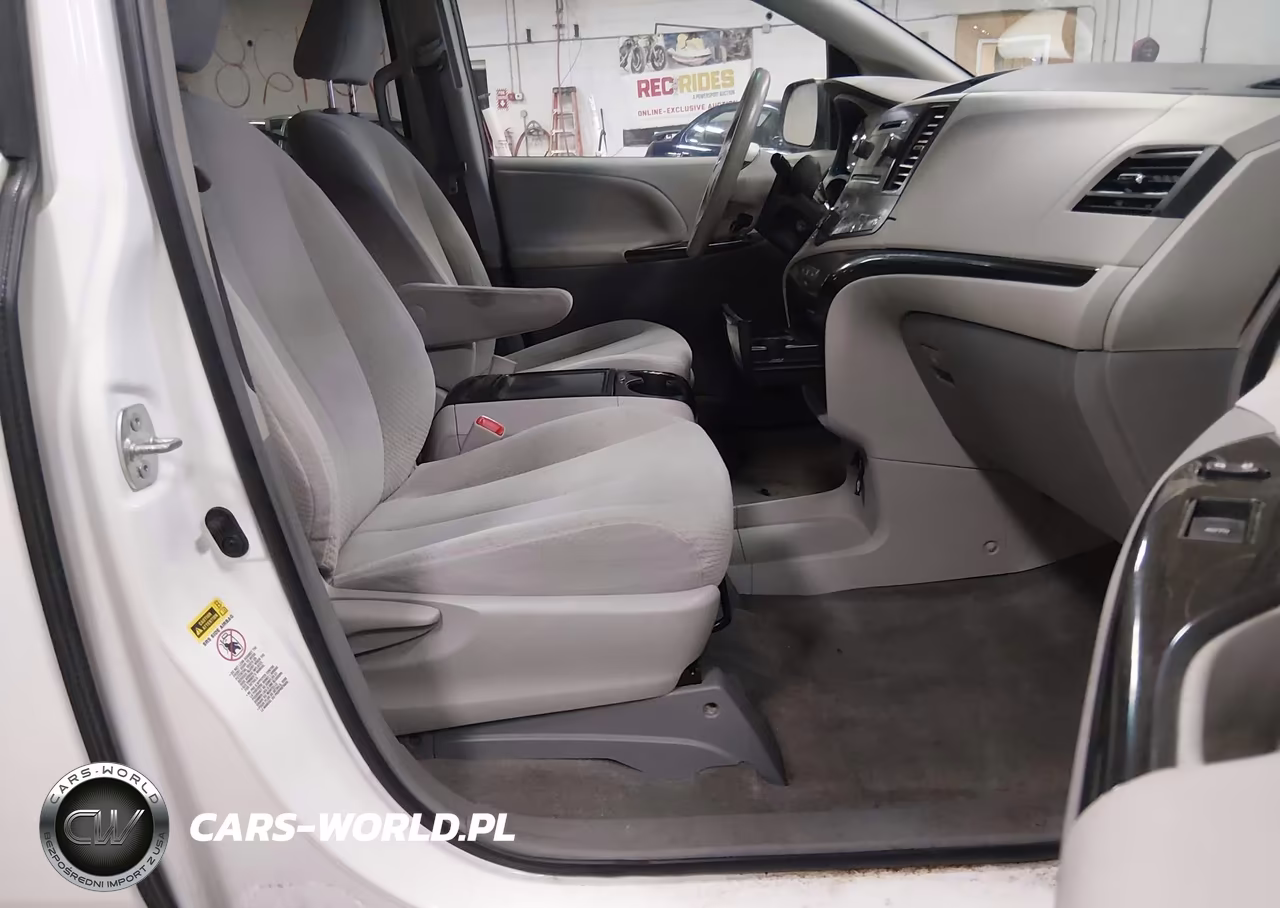 2014 Toyota Sienna Le V6 8 Passenger VIN:5TDKK3DC5ES426828 - 5