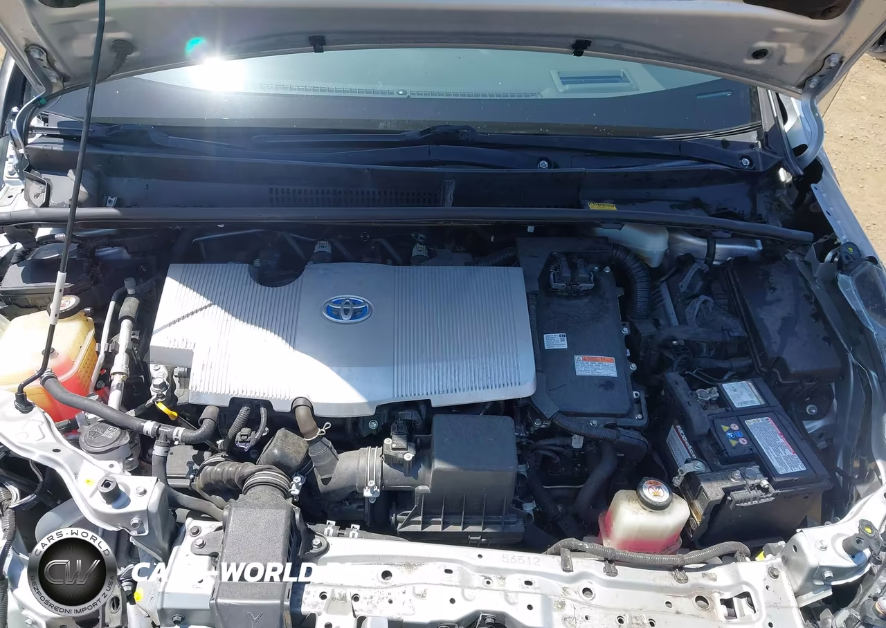 2018 Toyota Prius Three VIN:JTDKARFU5J3065138 - 10