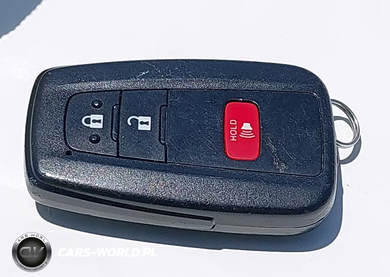 2018 Toyota Prius Three VIN:JTDKARFU5J3065138 - 11