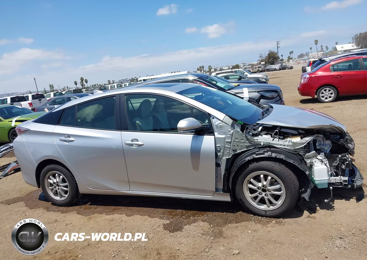 2018 Toyota Prius Three VIN:JTDKARFU5J3065138 - 14