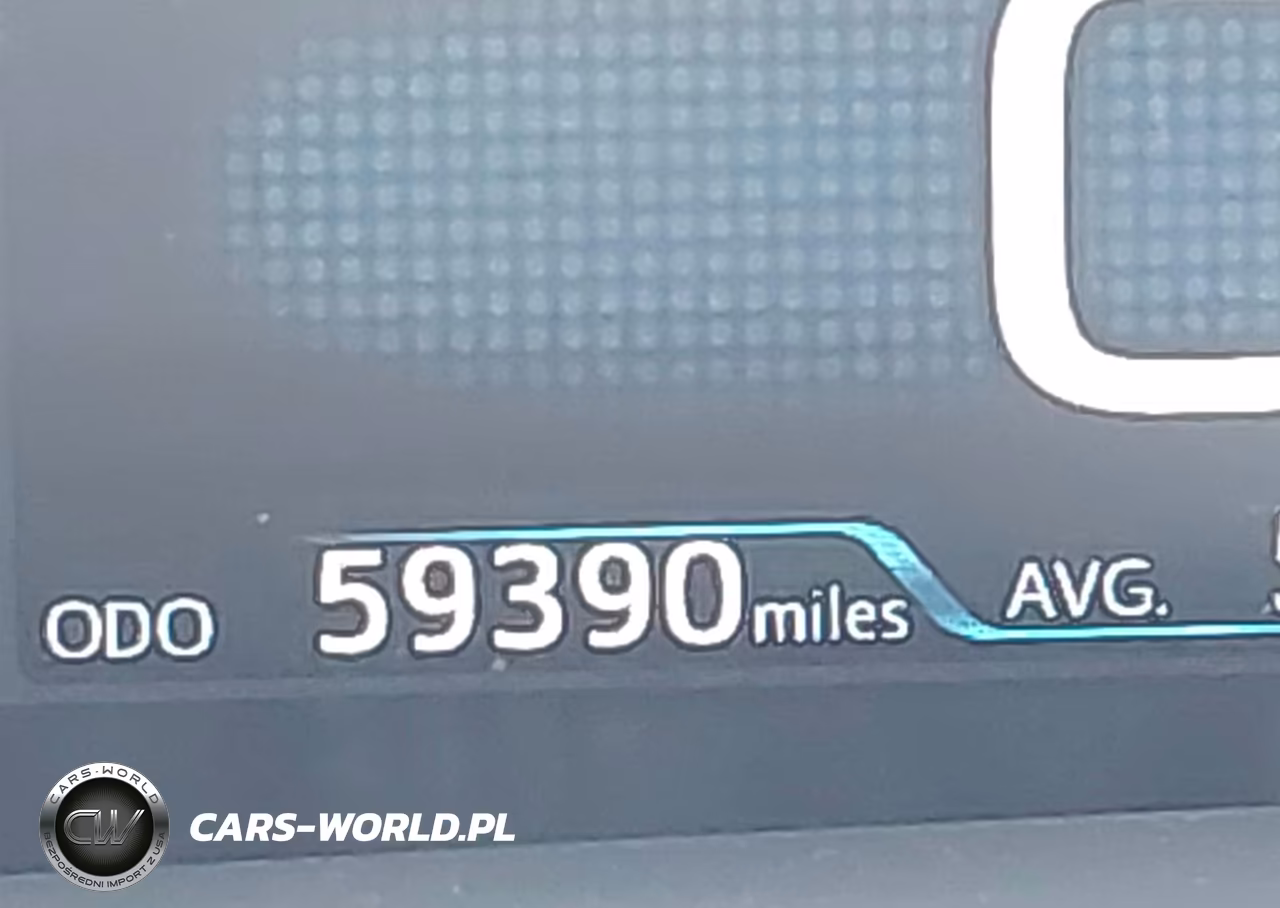2018 Toyota Prius Three VIN:JTDKARFU5J3065138 - 16